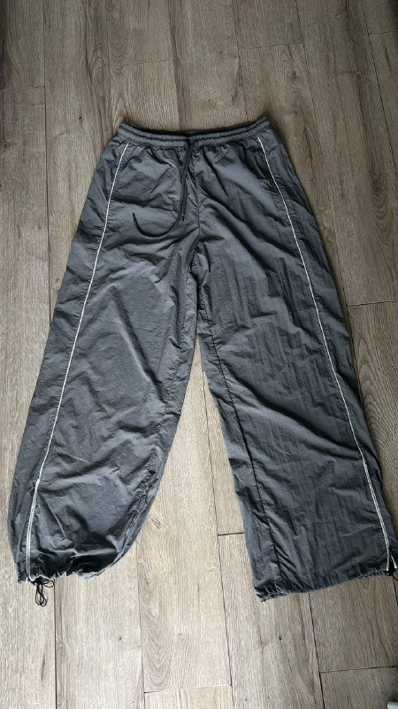 Джинсовая куртка, брючный костюм, шерстяная рубашка, платья, спортивные штаны, футболка 8