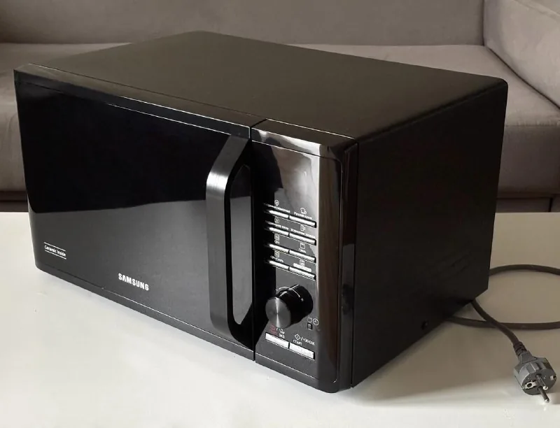 Микроволновая печь Samsung MG23K3515AK