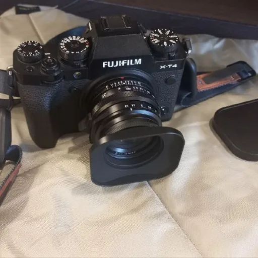Fujifilm X-T4, Voigtlander Nokton 35mm f/1.2