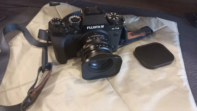 Fujifilm X-T4, Voigtlander Nokton 35mm f/1.2 1