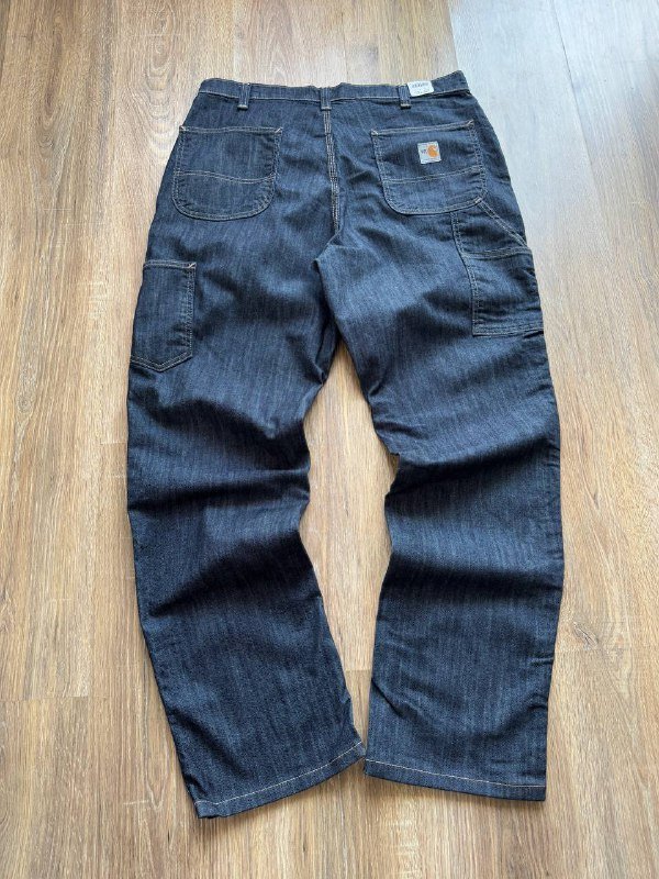 Кроссовки Salomon, Джинсовая куртка Guess, Кроп-топ Nike, Ветровка Rab, Джинсы Jacob Cohën, Мессенджер Jack Wolfskin, Анорак Ellesse, Джинсы Carhartt FR, Свитер Stone Island 8