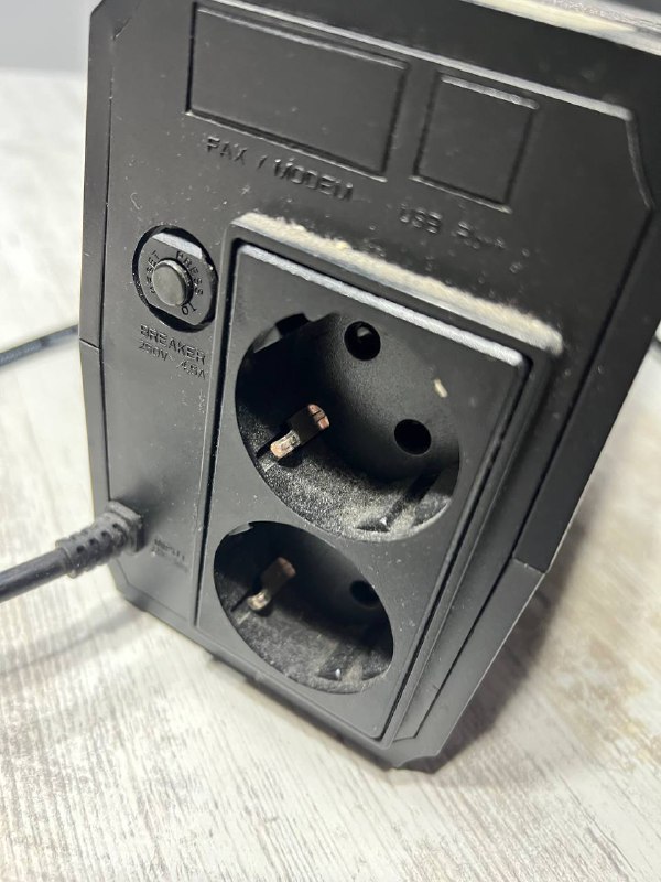 Бесперебойник ups model V-650 3