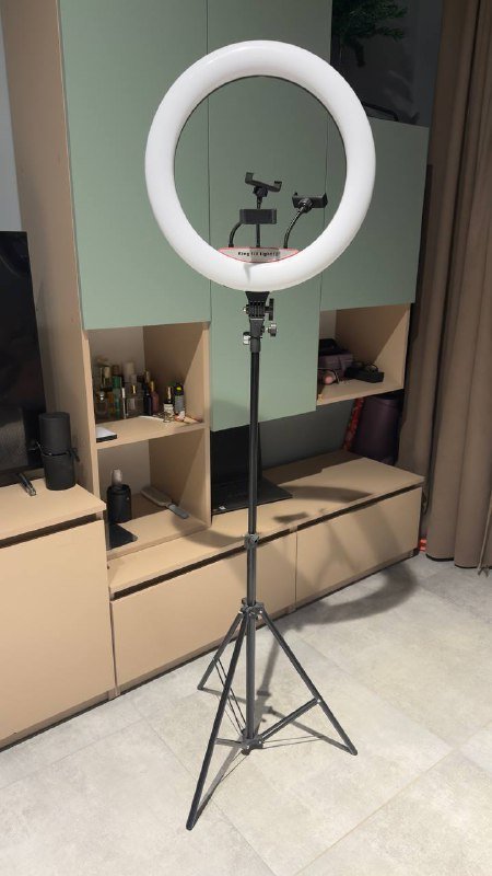 Кольцевая лампа со штативом