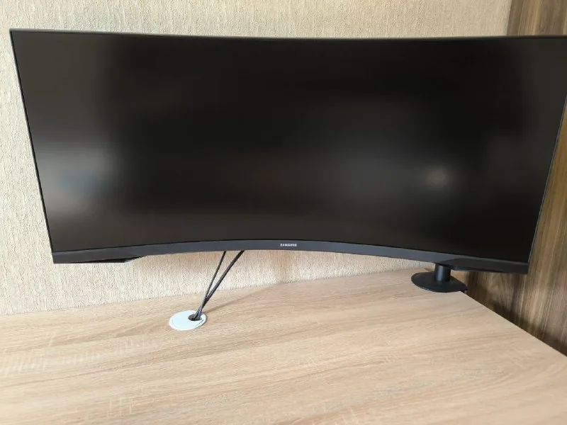 Samsung Odyssey G5 монитор 1