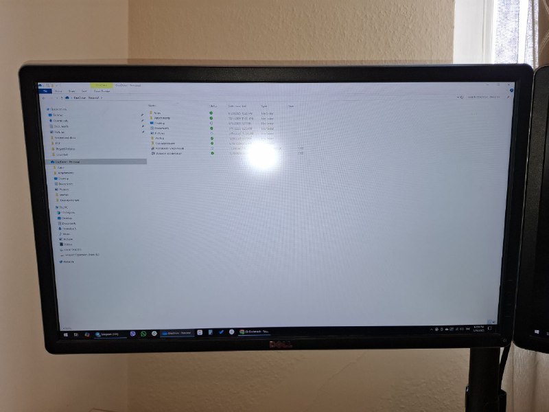 Два монитора Dell P2416D с кронштейном 6