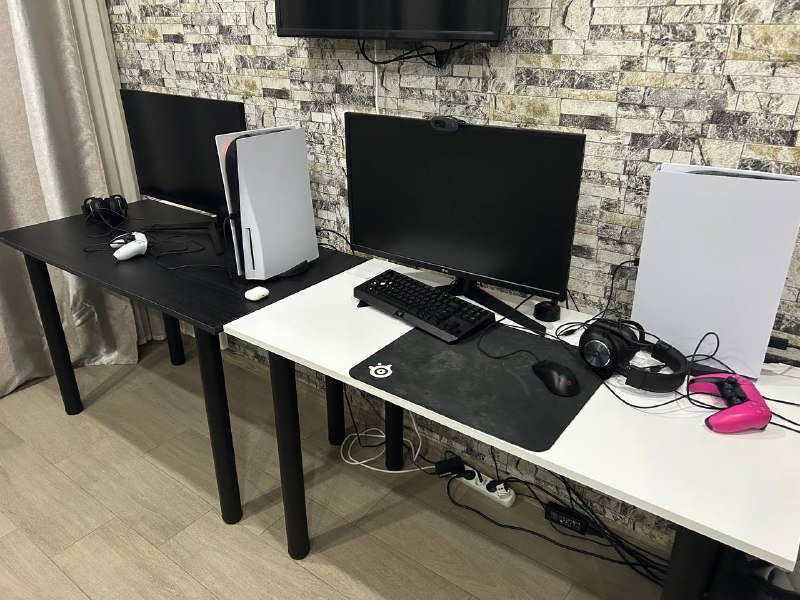 Столы с текстурой дерева и полуматовой поверхностью 3