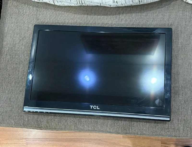 Телевизор TCL LED24D30 1