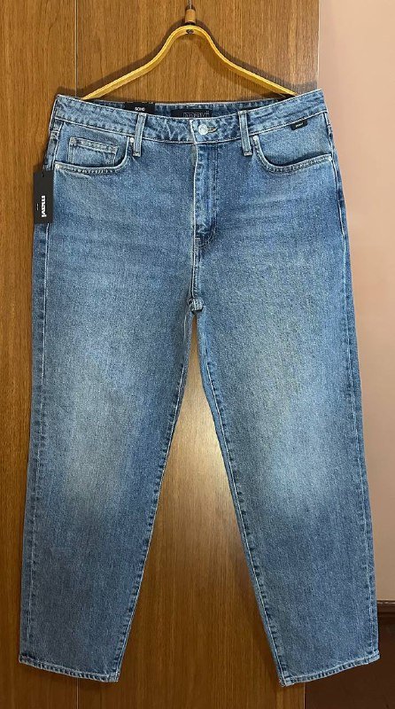 Джинсы Mavi, Topshop, Massimo Dutti, кожаные ботинки Nursace, кроссовки Steve Madden, туфли ZARA