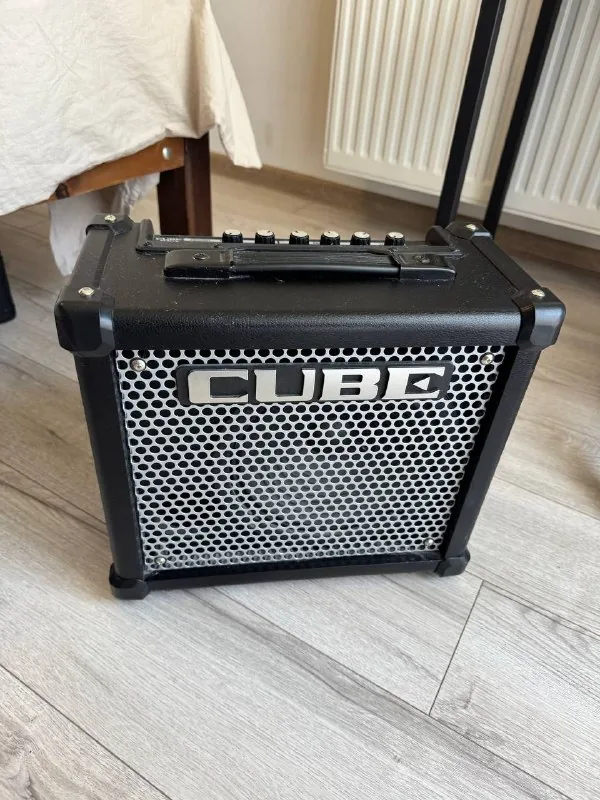 Roland Cube 10GX 1