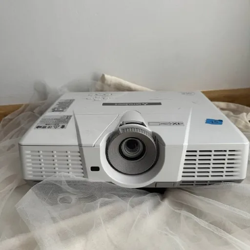 Проектор Mitsubishi XD510U