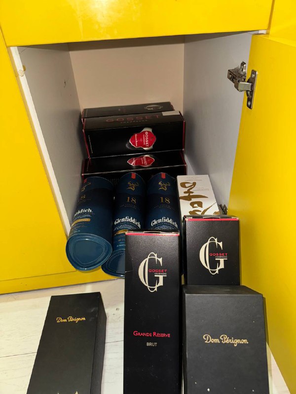 Коробки от элитного алкоголя Dom Perignon, Martell, Chivas, Glenfiddich и др. 4