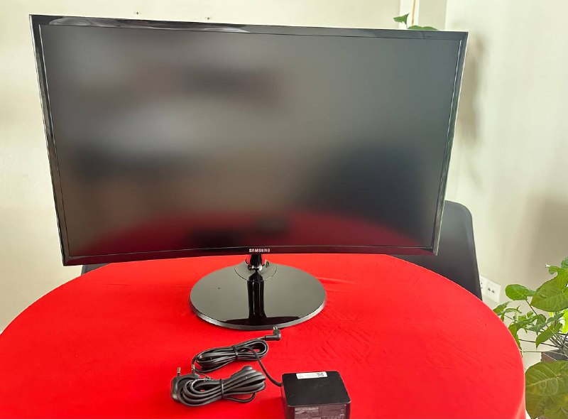 Монитор Samsung 27'' Curved