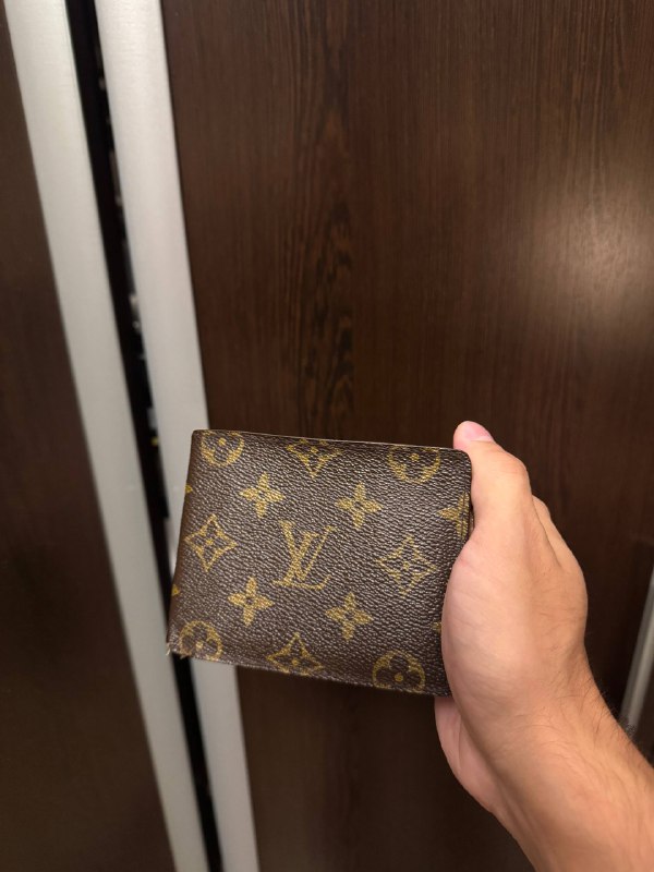 Кошелек Louis Vuitton