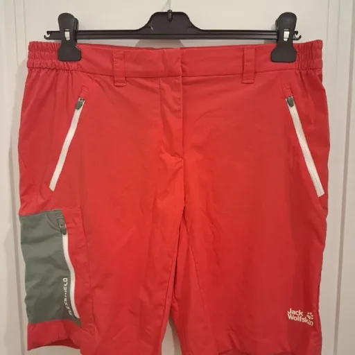 Женские треккинговые шорты Jack Wolfskin