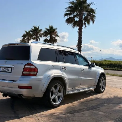Mercedes-Benz GL550 AMG