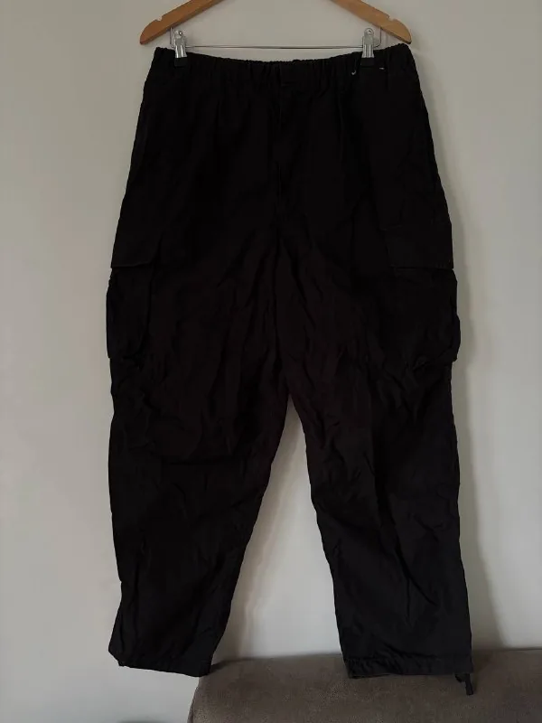 Черные штаны карго Uniqlo U 1