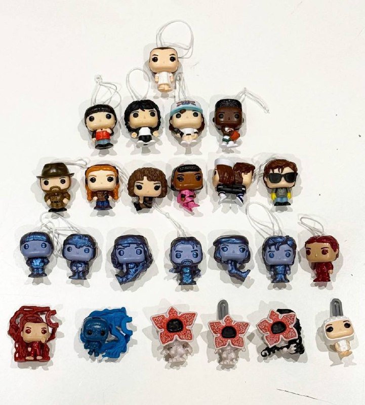 Коллекция фигурок Stranger things Kinder Joy