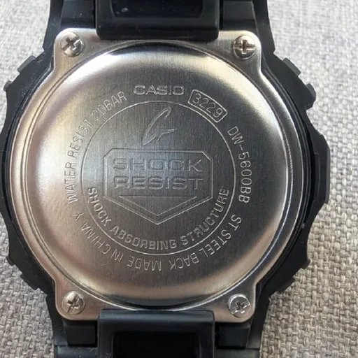 Casio G-Shock DW-5600BB часы