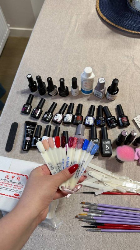 Домашний набор для маникюра с гель-лаками и лампой 5