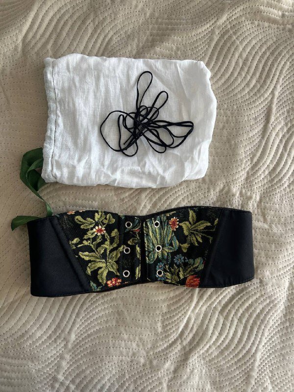 Поясной корсет с гобеленом