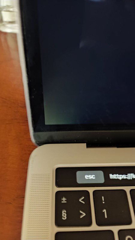 Macbook pro 13 2019, 8Гб, ssd 128 7