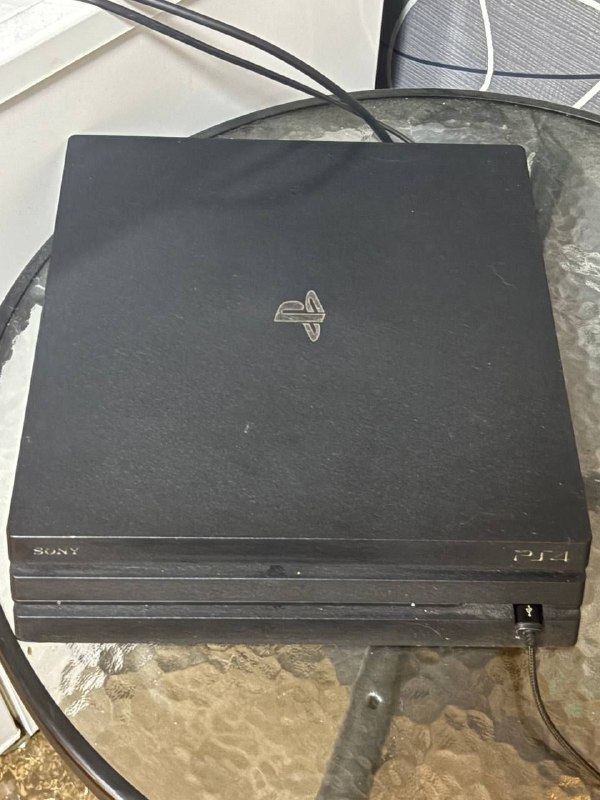 PlayStation 4 Pro без джойстика