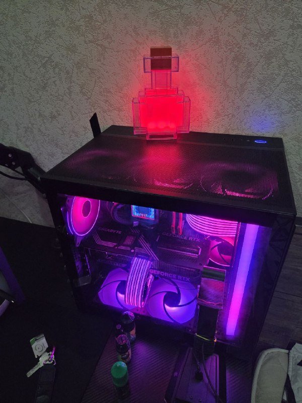 Компьютерные комплектующие: видеокарта, процессор, плата, память, SSD, водянка, блок питания, корпус 2