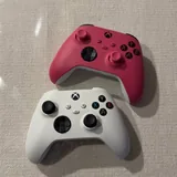 Xbox Series S, два геймпада 2
