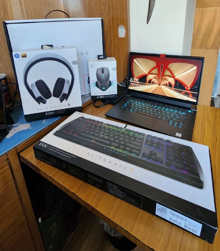 Alienware AW510K keyboard, AW510H headset, AW510M mouse