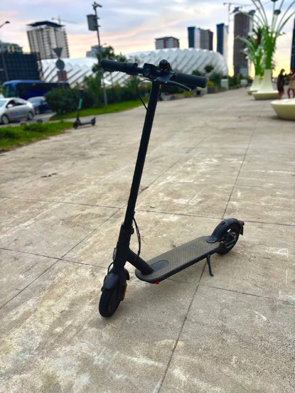 iPhone 13 Pro 128 gb, Электросамокат Xiaomi Scooter 5