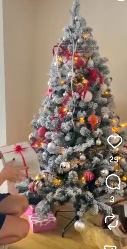 Большая искусственная ёлка 170 см с игрушками