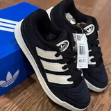 Adidas Women's Sneakers 1