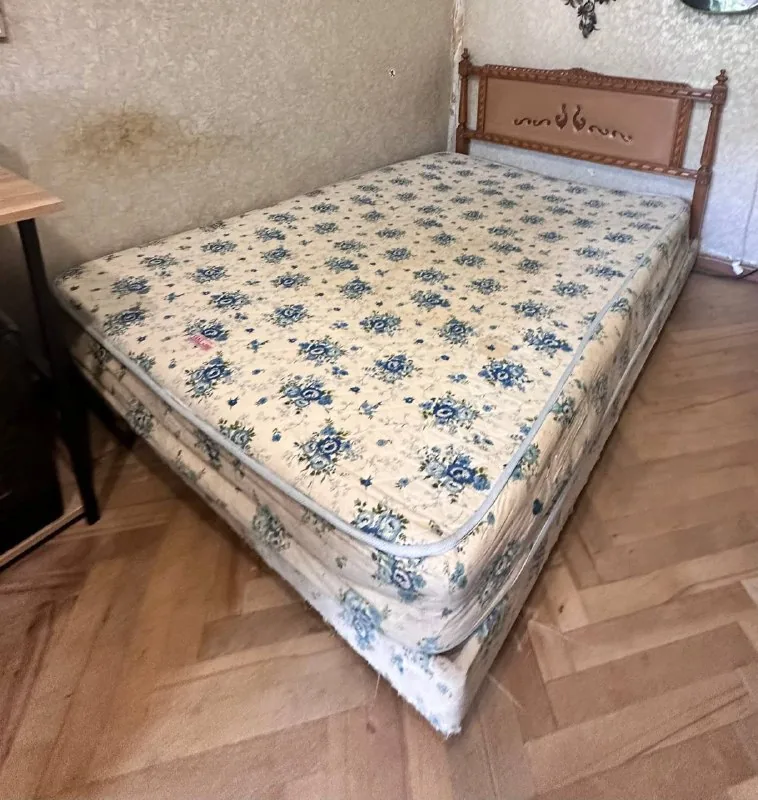 Кровать с матрасом 1