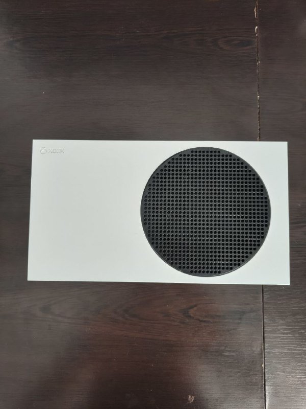 Xbox Series S, два геймпада, HDMI кабель 3