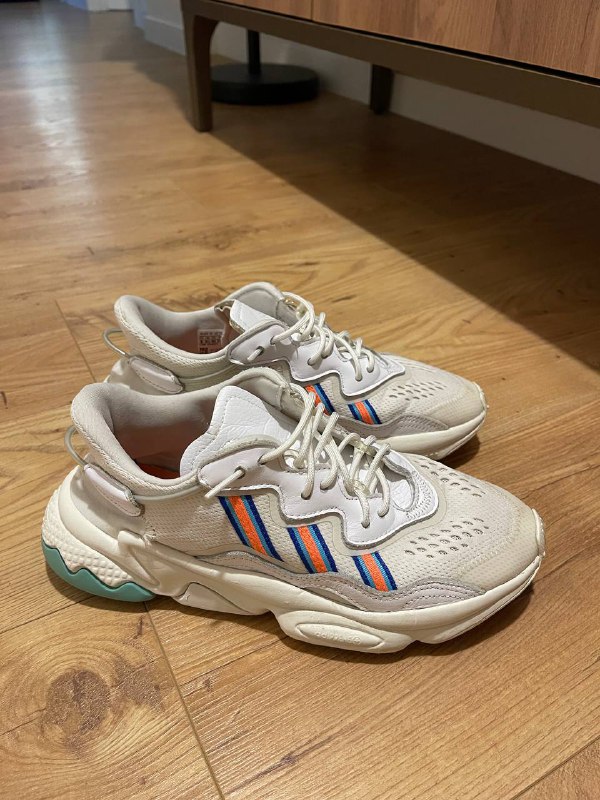 Кроссовки ADIDAS OZWEEGO размер 39 4