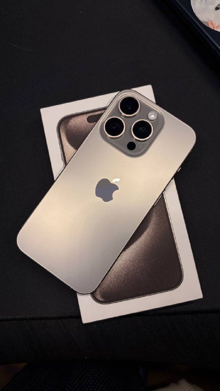 iPhone 15 pro 256gb Natural Titanium, чехол PITAKA