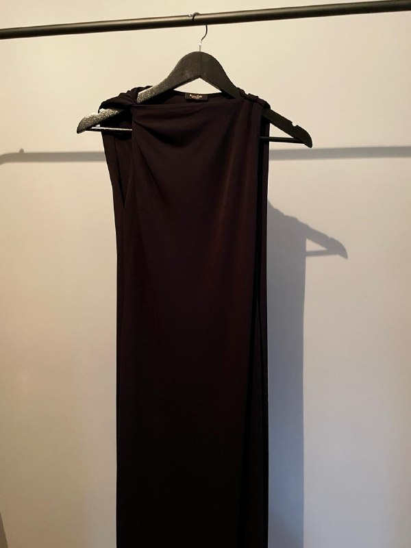 коричневое мини-платье Weekday, черное платье Massimo Dutti 9