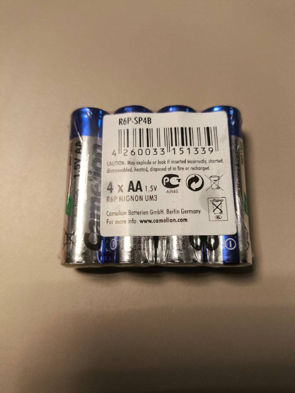 Скотч, батарейки, измерительная лента, стаканчик, клеевой пистолет, ночник, краски с кисточками 3