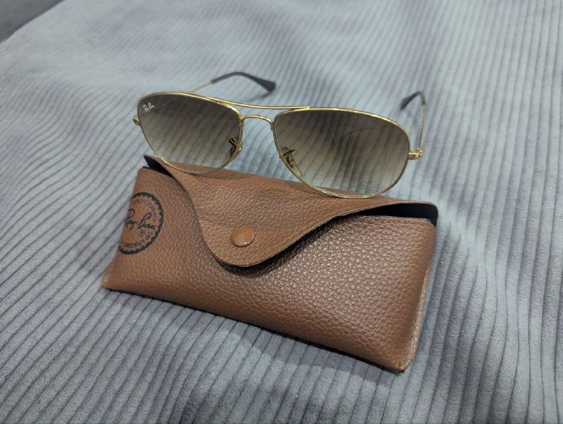 Солнечные очки Ray-Ban 3382 с кожаным чехлом