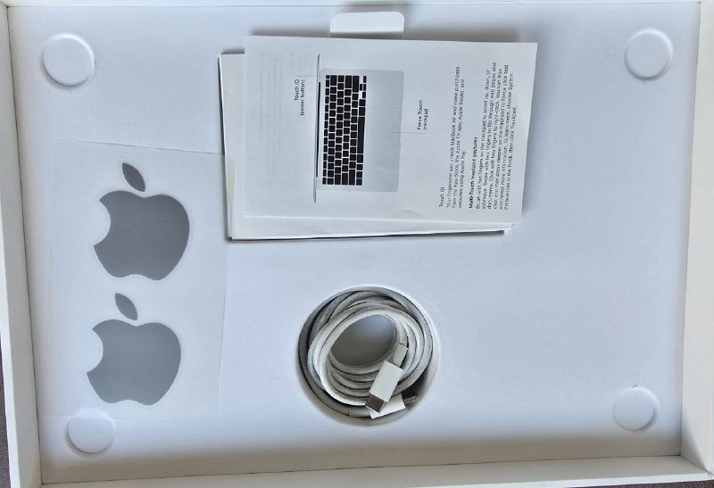 Apple Macbook Air 13 inch 2