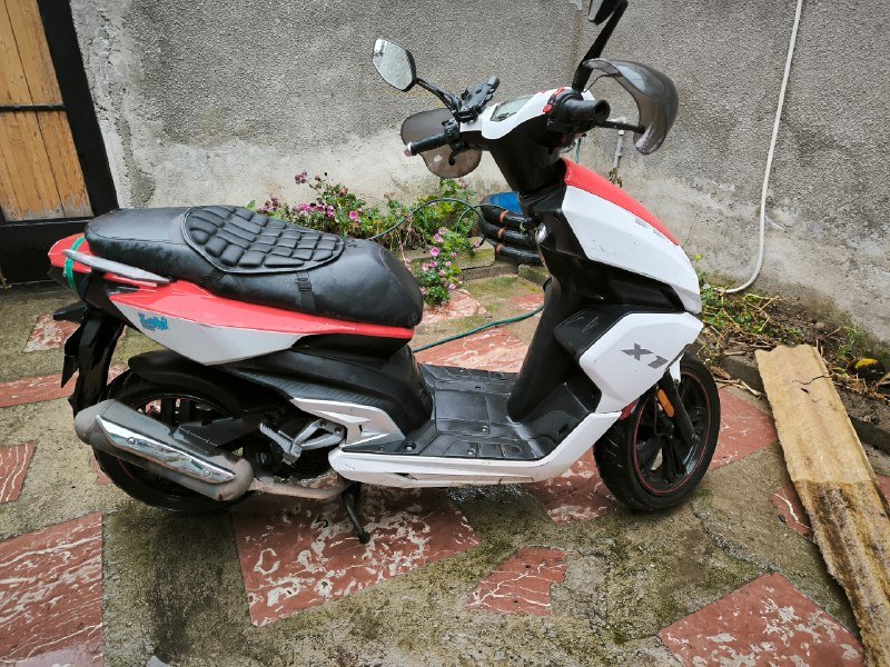 Longjia X1 125 EFI скутер