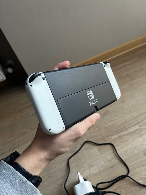 Nintendo Switch OLED White, microSD 512 GB 4