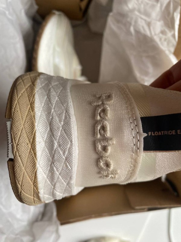 Кроссовки женские Reebok, размер 39 4