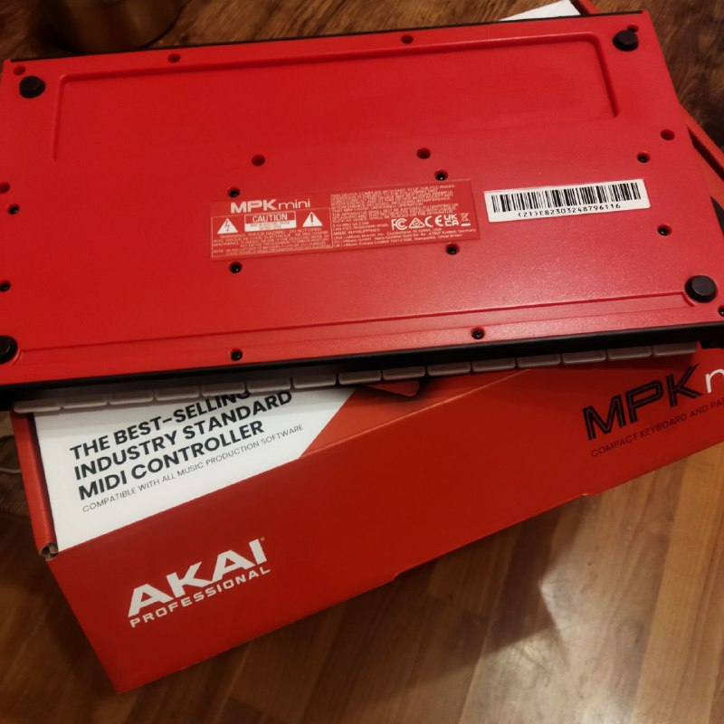 Контроллер Akai MPK mini 5