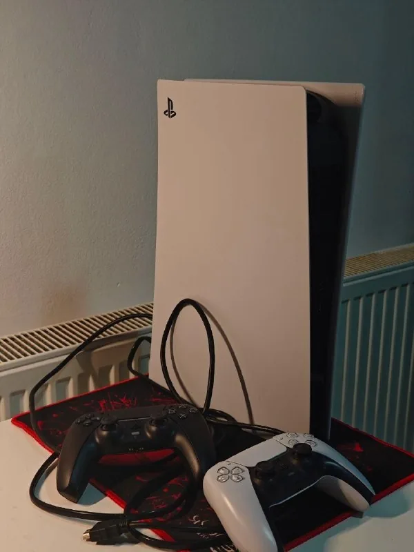 PlayStation 5 и принтер HP 1