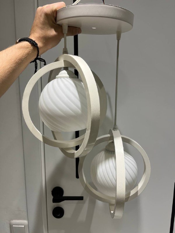 Люстра с лампочками