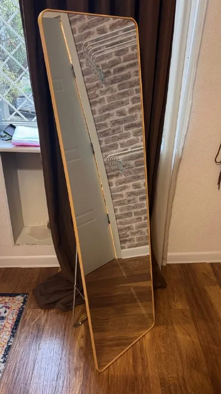 Зеркало на подставке 1