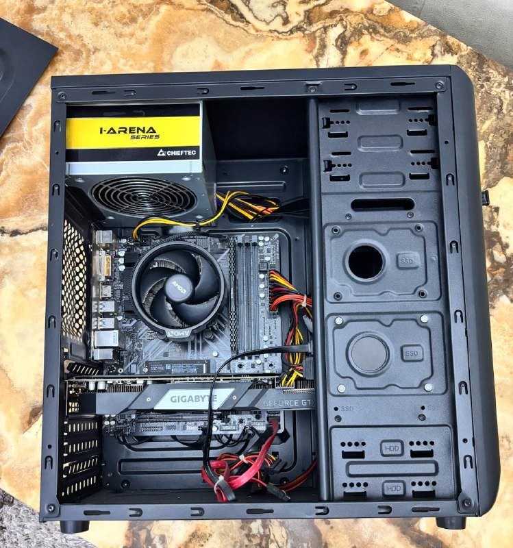 Офисный компьютерный стол 4