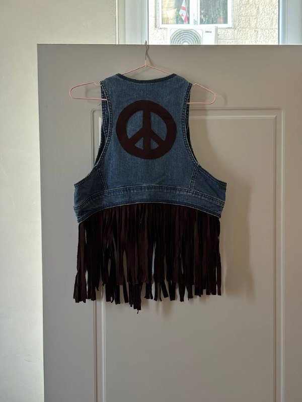 Джинсовая жилетка с пацификом