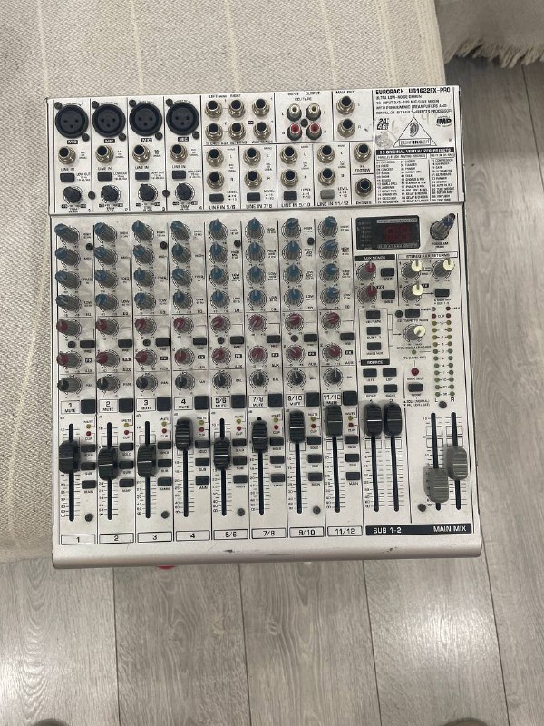 Микшер аудио Eurorack UB162FX-PRO